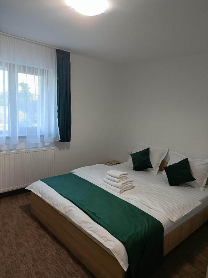 Casa Venus Hotel Sînmartin Екстериор снимка