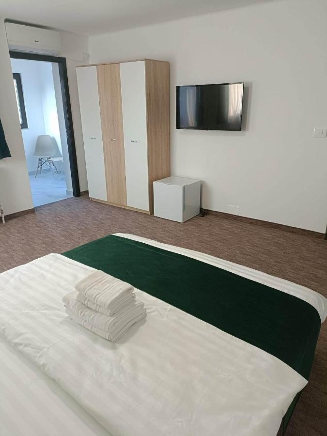 Casa Venus Hotel Sînmartin Екстериор снимка