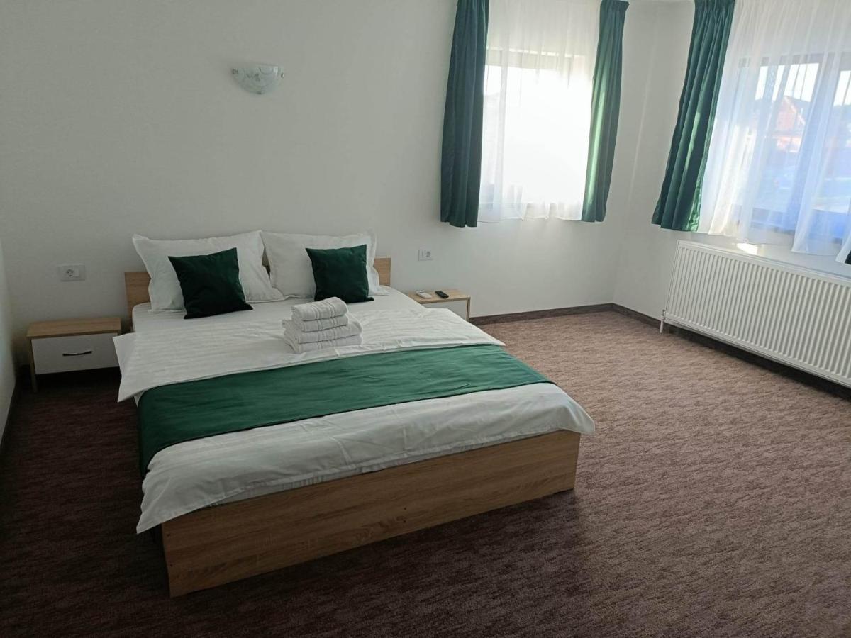 Casa Venus Hotel Sînmartin Екстериор снимка